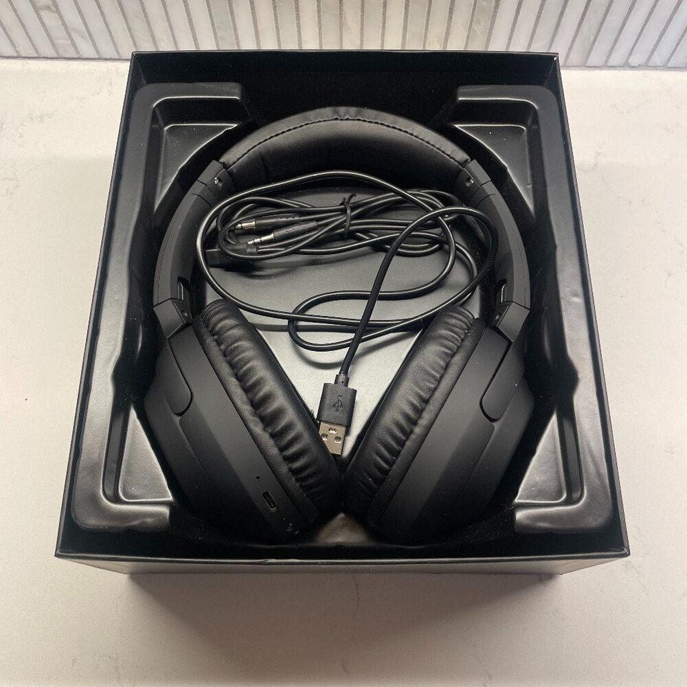 Burnester‎ Wireless Earmuff Headphones, NWOT